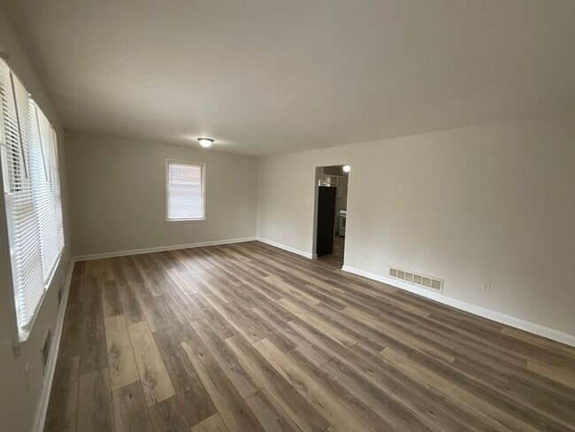 Photo - 3002 1st Ave SW