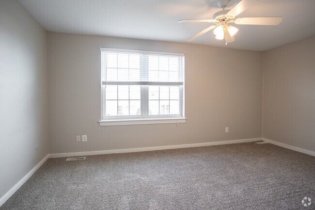 2BR,1.5BA,-1200SF