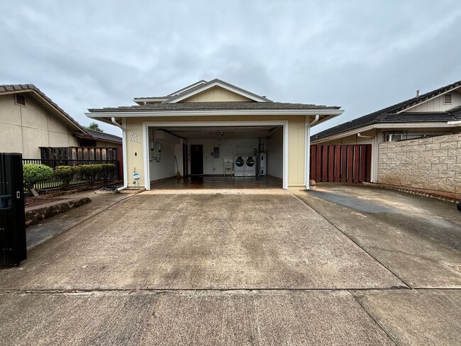 Spacious 4-Bedroom Home in Waipio Gentry –... - Spacious 4-Bedroom Home in Waipio Gentry –...