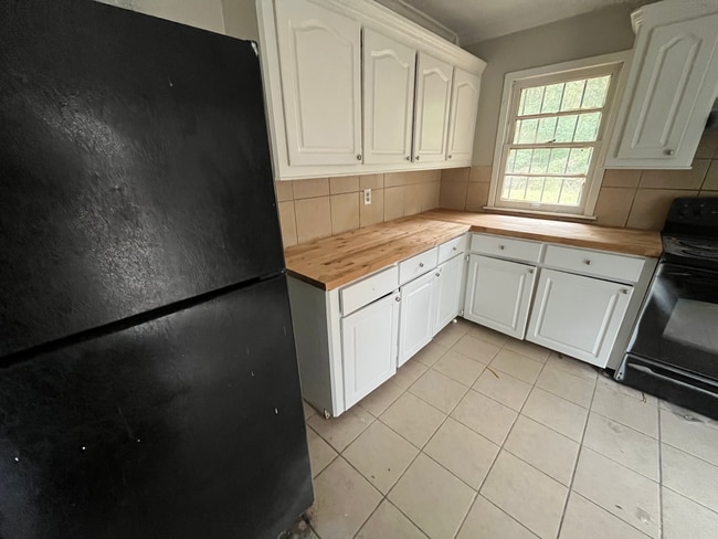 Photo - 5325 Queen Mary Ln