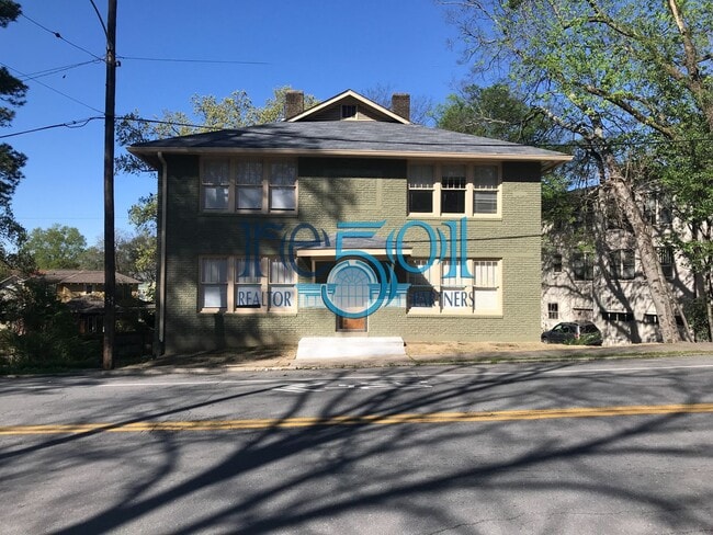 Building Photo - Newly Renovated Immaculate Condo In Hillcrest!!!!! Just Blocks from UAMS!! Unit D