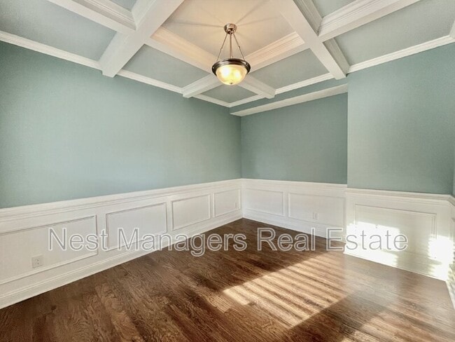 Photo - 211 Executive Dr