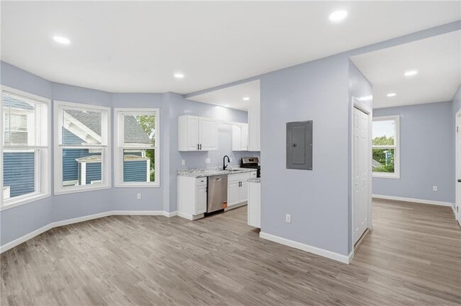 62 Cypress St Unit 2
