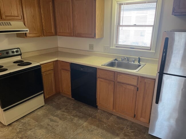 Photo - 844 State St Unit 43