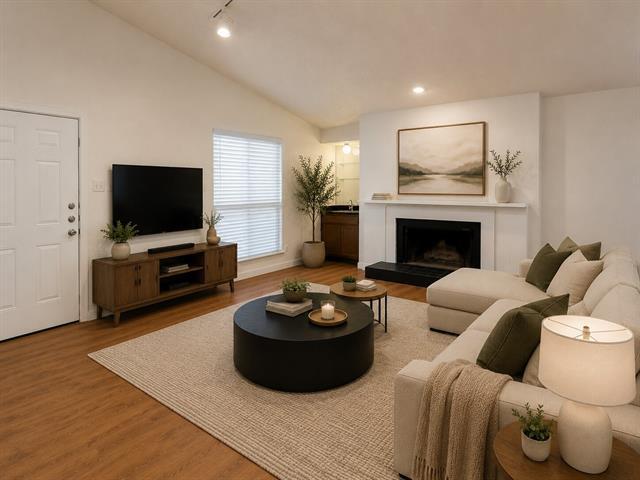 Building Photo - 6646 E Lovers Ln Unit 808