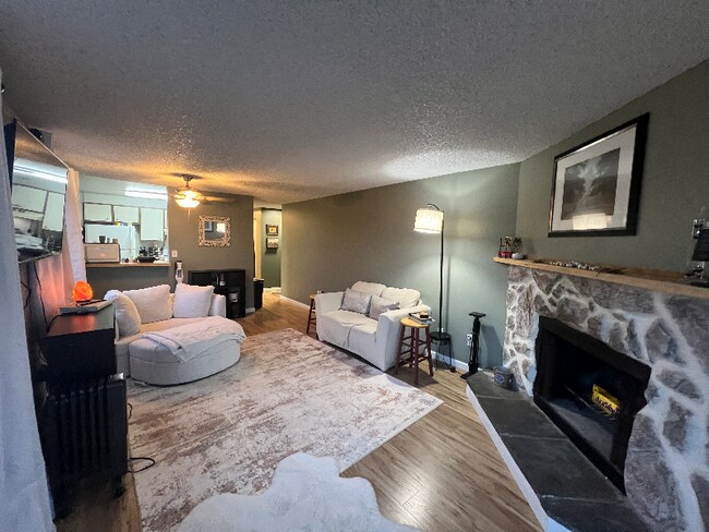 Photo - 6019 E 6th Ave Unidad L300 Rental