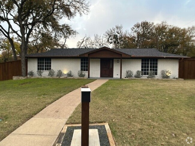 Building Photo - Serenity with Plenty of Room in Euless! Rental