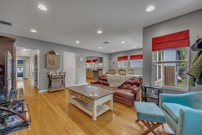 Photo - 5408 Avenue F