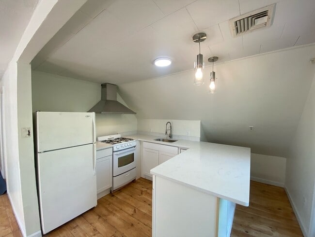 Photo - 161 Cedar St Unit 3