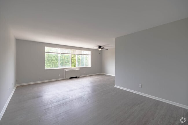 2HAB, 2BA - 985 ft² - Cedar Tower