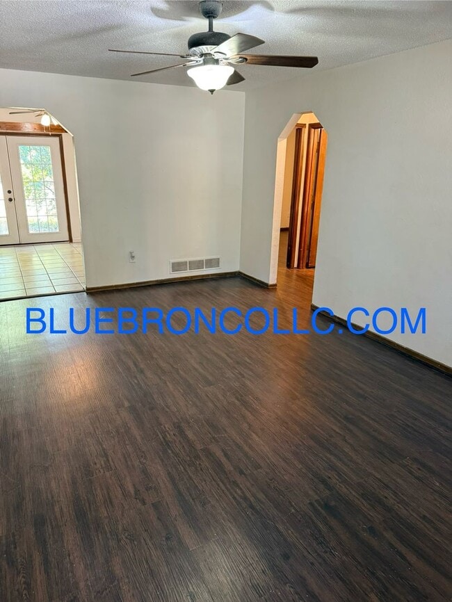 Photo - 717 NE Banner Dr Unidad 717 NE Banner Dr.-A