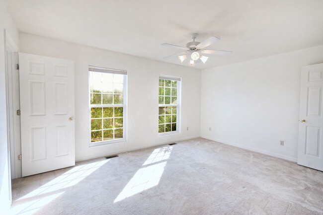 Photo - 119 Waterbury Ct