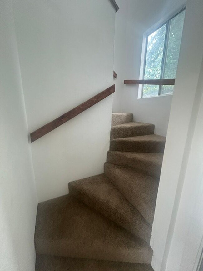 Photo - 2 Bedroom 1.5 Bathroom Condo In SE Visalia!!