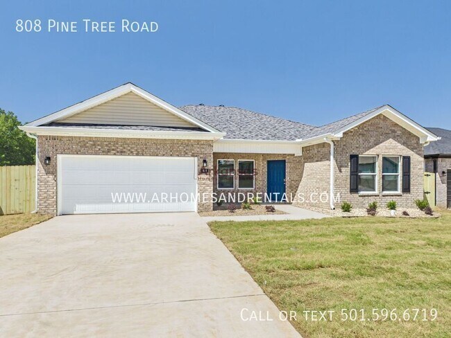 Building Photo - 808 Pine Tree Rd