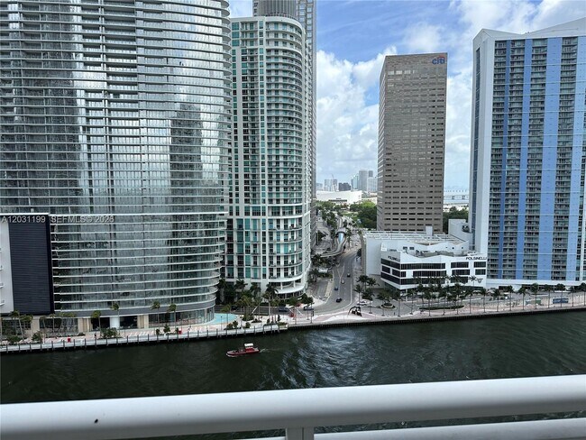 Photo - 901 Brickell Key Blvd Unidad 2005