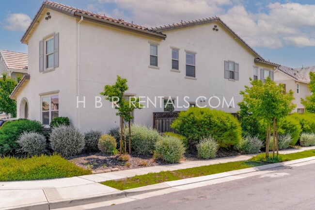 Building Photo - CASITA IN HANSEN VILLAGE - Mountain House MOVE IN READY