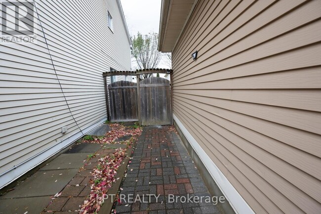 Photo - 27 Rockcress Gardens