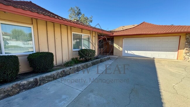 Photo - 970 W 14th St Unit 1