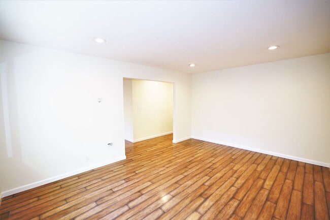 Photo - 1126 King St