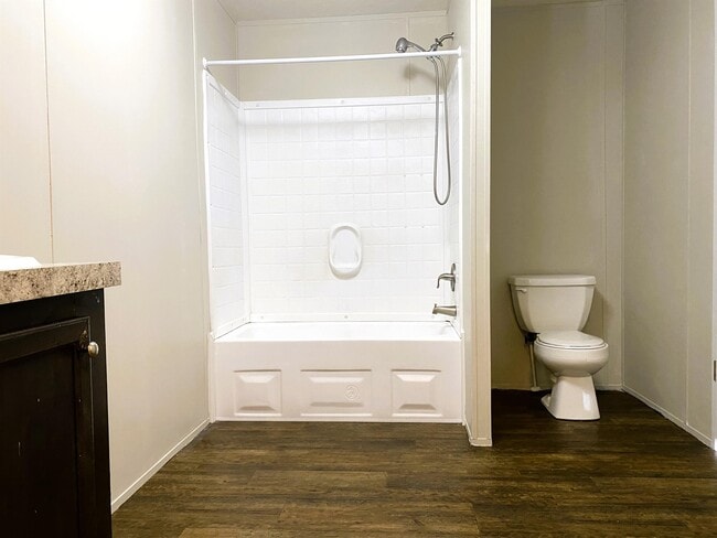 Photo - 502 Blakley Dr