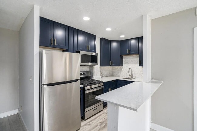 Building Photo - 2285 Peachtree Rd NE Unit 1104