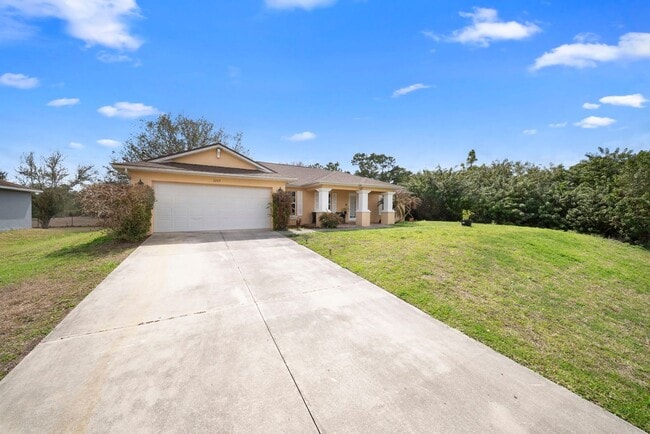 Photo - Beautiful 3 bedrooms 2 bathrooms single family home in Lehigh Acres
