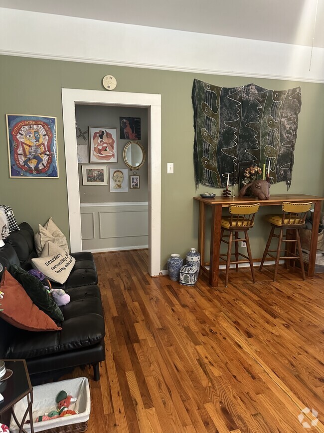 Building Photo - 917 Myrtle Plz Unit B Rental