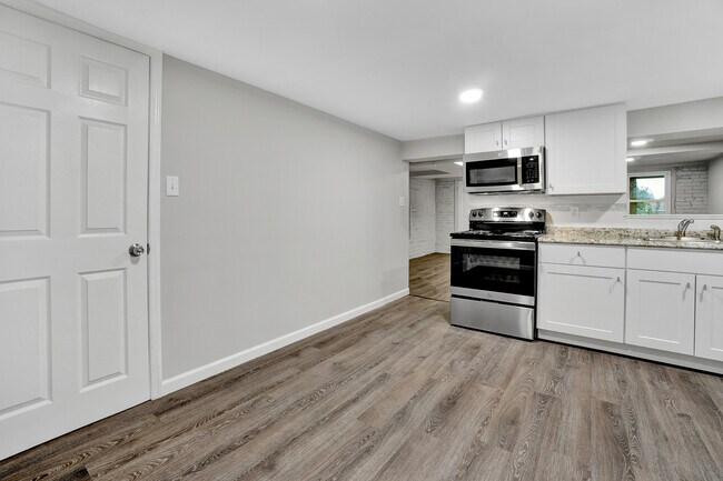 Photo - 27 S Jefferson St Unit 1 Garden