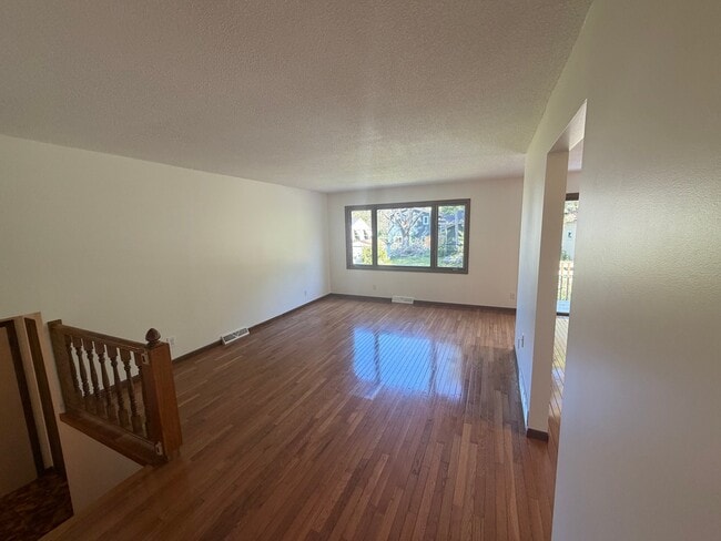 Photo - 229 21st Ave S