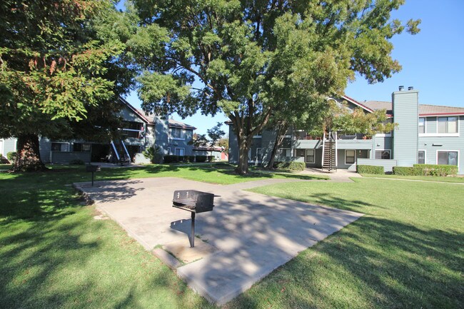 Lakes Gardens Apartments For Rent In Lodi Ca Forrent Photo Lakes Gardens Apartments