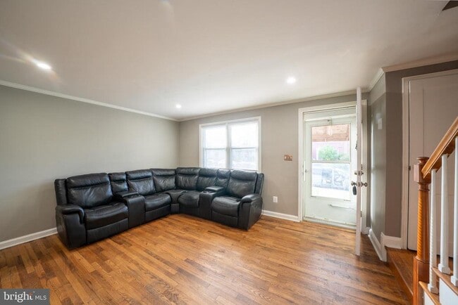 Photo - 705 Eastshire Dr