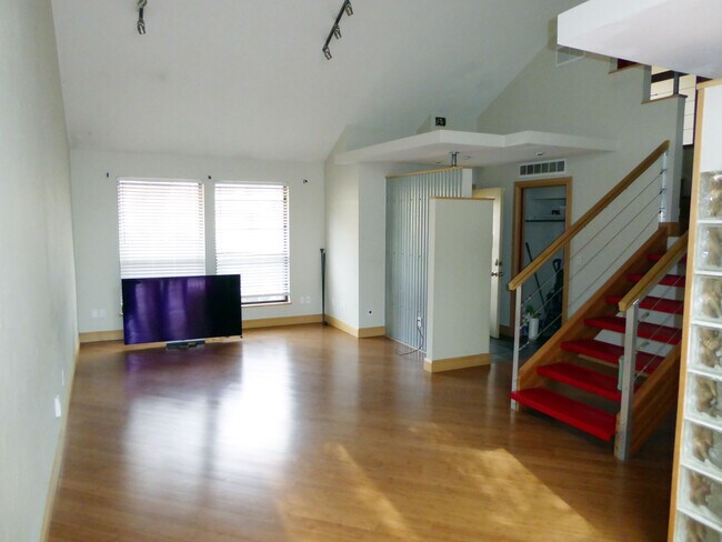 Photo - 1031 Mirrormere Cir