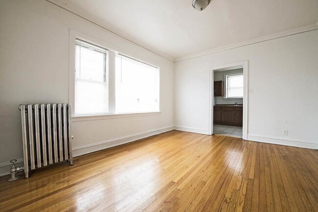 Photo - 8253-59 S Ingleside Ave