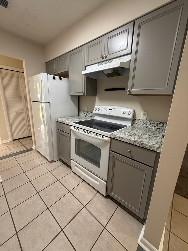 Photo - 805 Meadowbrook Dr