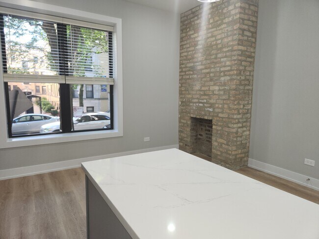 441 W Belden Ave Unit 3