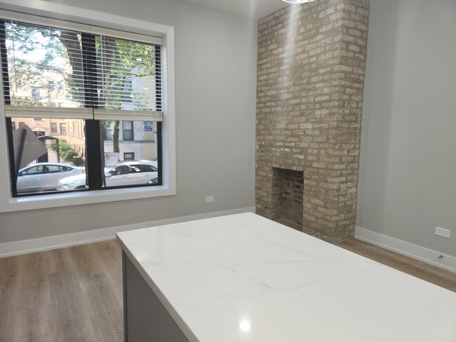 Photo - 441 W Belden Ave Unit 3