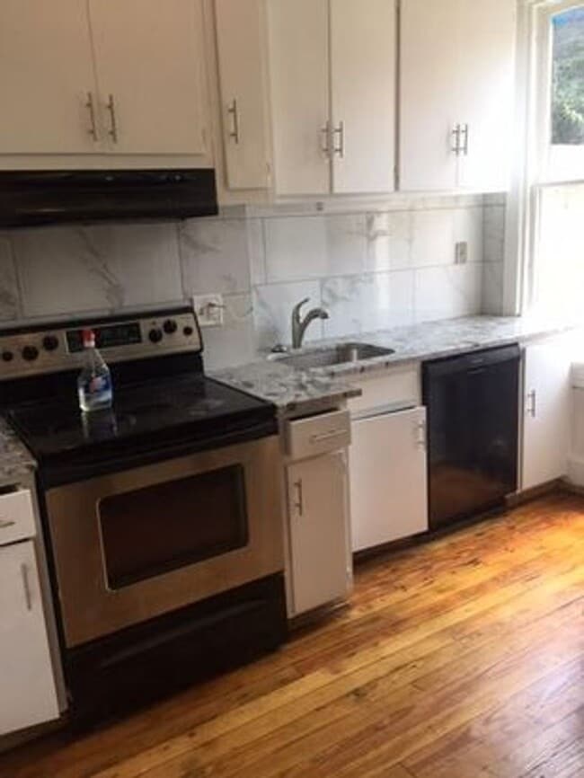 Photo - 3332 P St NW Unit O