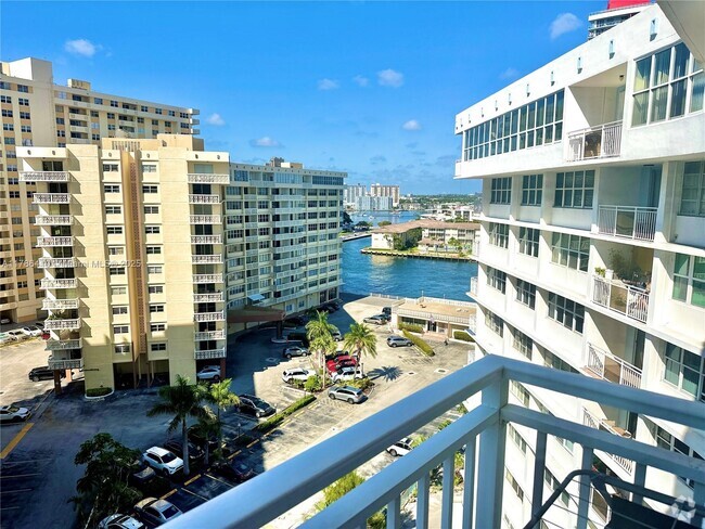 Building Photo - 1801 S Ocean Dr Unit 1042 Rental