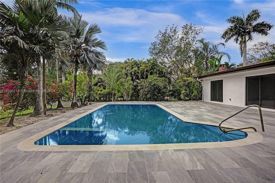 Photo - 14300 SW 20th St