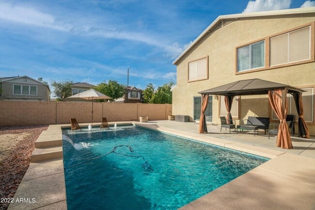 Photo - 5 bed - 3 bath in Litchfield with Pool!
