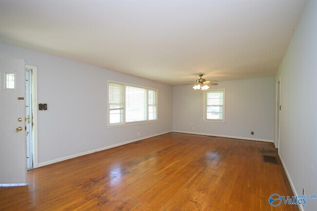 Photo - 2803 Mallory Ave NW