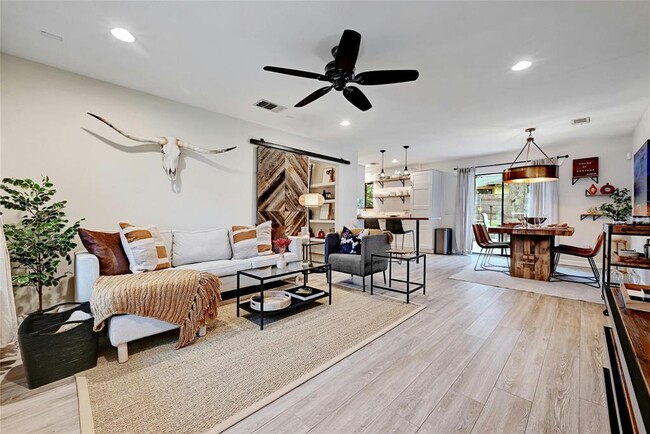 Building Photo - 2511 Friar Tuck Ln