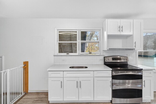 Photo - 36 Swezey Pl