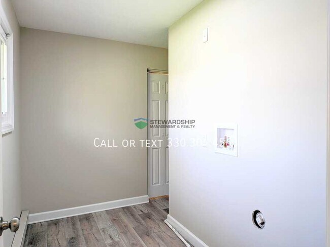 Photo - 6157 Kemary Ave SW Unit B