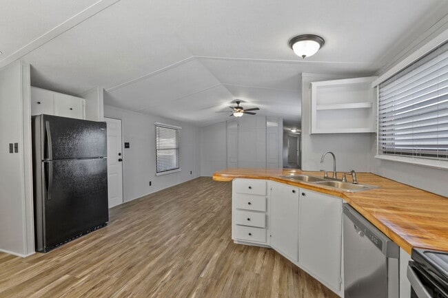 Photo - 6516 Blue Water Ct