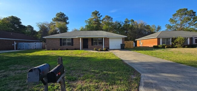 Building Photo - FOR RENT