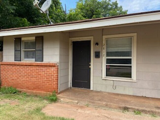 Photo - 2812 Russell Ave