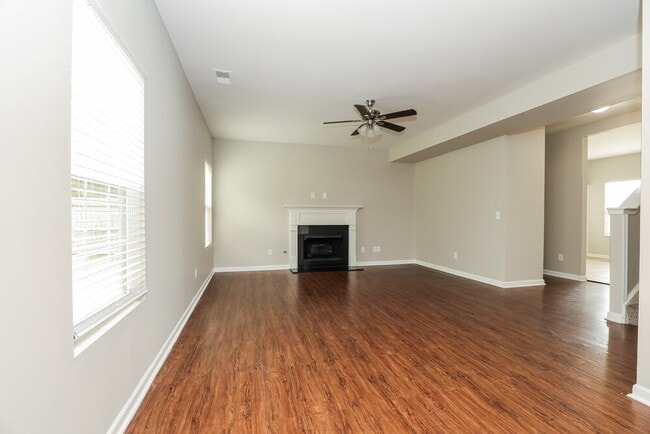 Photo - 1031 Daniel Ln