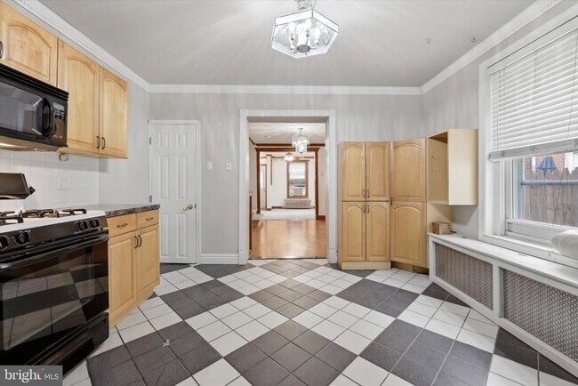 Photo - 104 Maple St