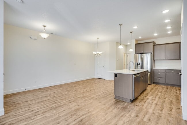 Photo - $500 off First Months rent